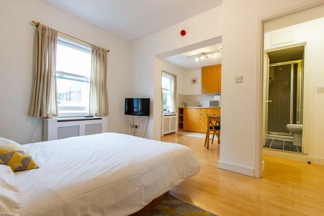 Studio To Let - Earls Court