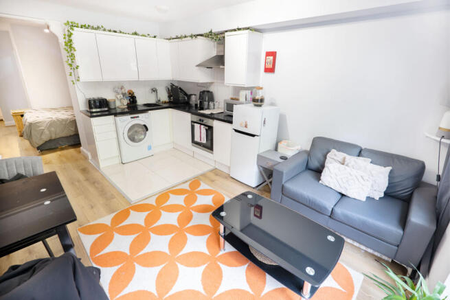 Studio to rent