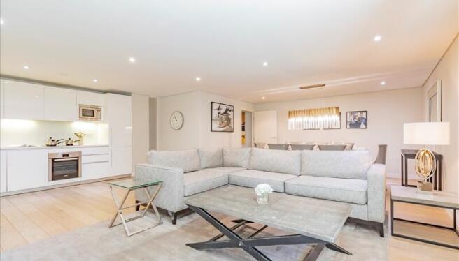 3 bed flat to rent