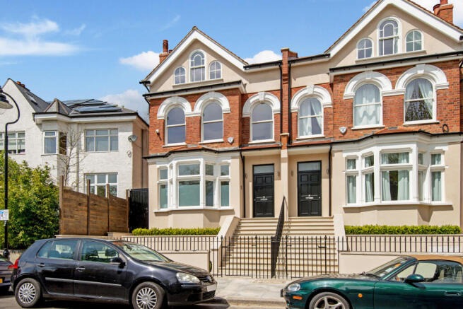 6 Bedroom Semi Detached House for rent