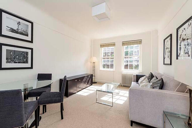 2 bed flat to rent in Chelsea