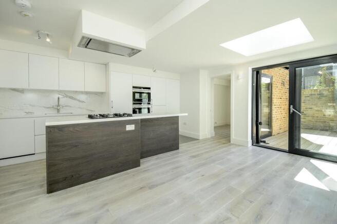 2 bed flat to rent