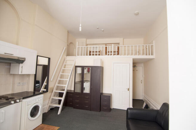Studio to rent