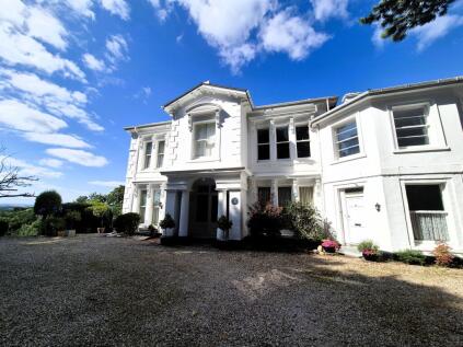 6 Villa Borghese - On the instructions of the Trustees of a Deceased Estate.