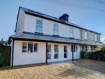 Ground Floor Apartment - Stunning Throughout