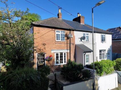 Spacious Cottage - No Chain