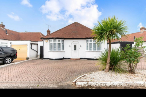 Pams Way, Epsom, KT19