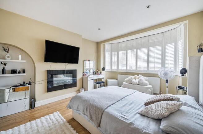 Stoneleigh Crescent, Epsom - KT19 0RP