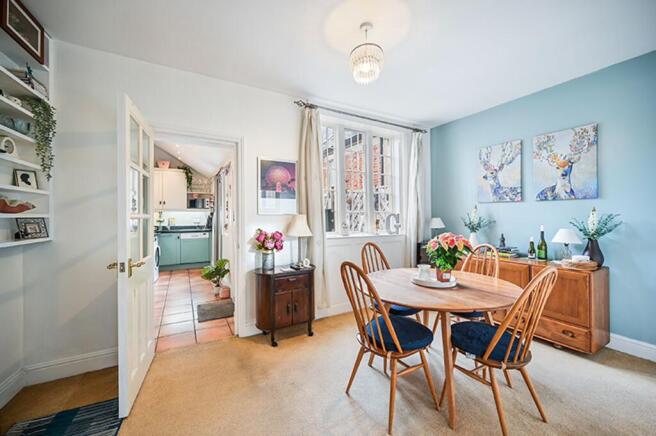 Ewell Court Grove, West Street KT17 1UX