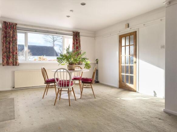 Lounge/dining area