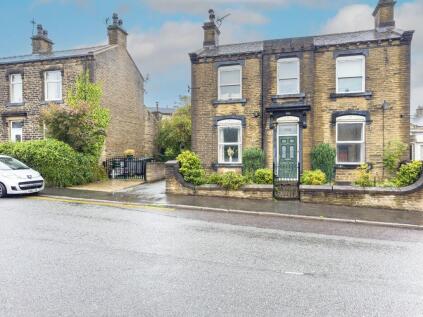 Cleckheaton Road, Oakenshaw, BD12 7AD