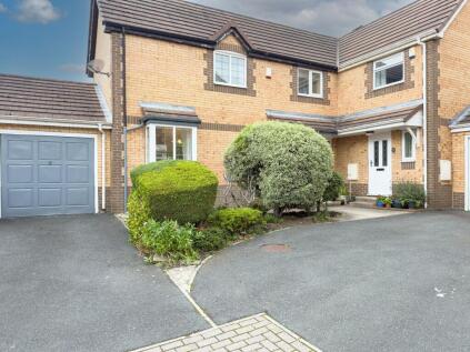 Oakenshaw Court, Wyke, BD12 9JE