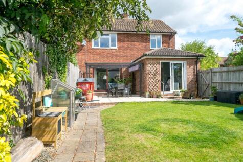 Boxmoor Village, Hemel Hempstead, Hertfordshire, HP1