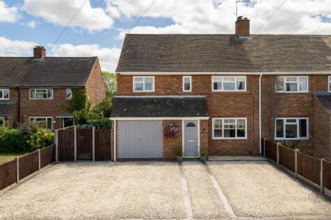Ashgrove Gardens, Whitchurch. Bucks.HP22 4JN