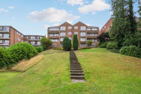 Oatlands Drive, Weybridge, Surrey, KT13 9DF