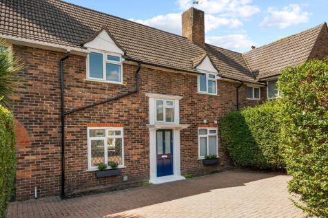 Haynt Walk, Wimbledon Chase, London, SW20 9NY