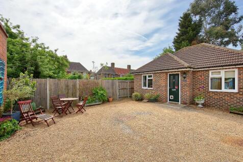 Haynt Walk, Wimbledon Chase, London, SW20 9NX