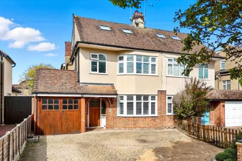 Second Avenue, Chelmsford