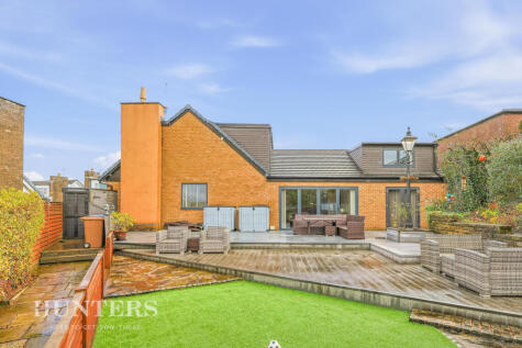 Leighton Avenue, Hollingworth Lake, Littleborough, OL15 0BW