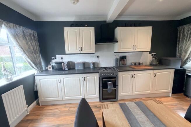 kitchen/dining room 