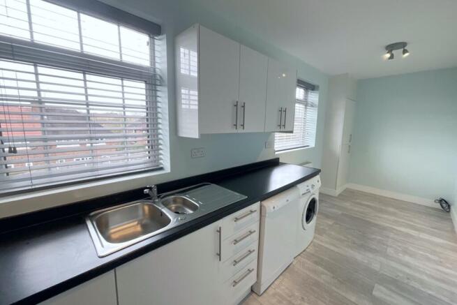kitchen/dining room 