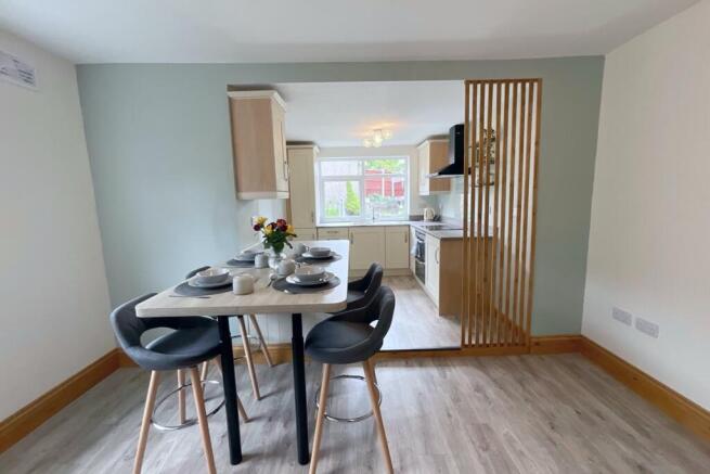 KITCHEN/DINING ROOM 