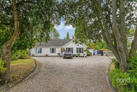 Woodhill Road, Sandon, Chelmsford, CM2