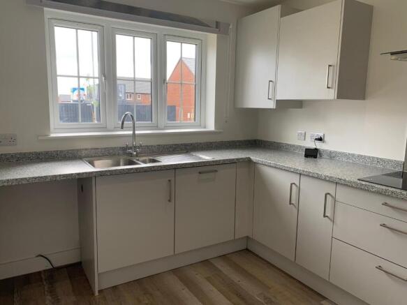 Kitchen a.jpg