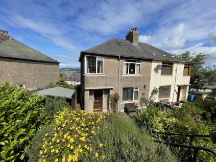 32 Banklands, Newburgh