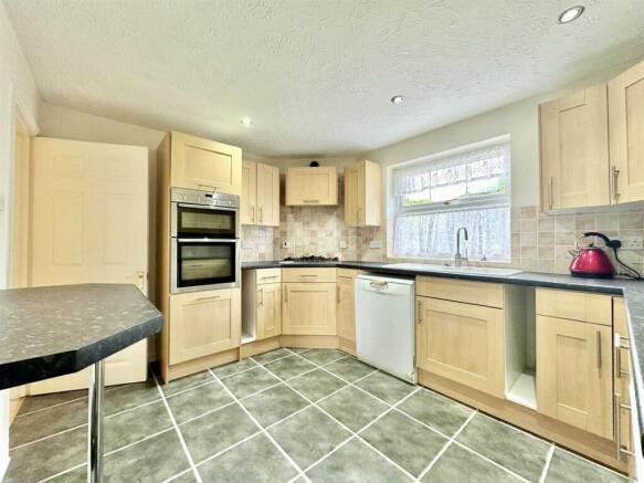 Kitchen1.jpg