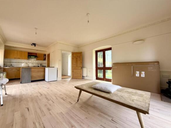LivingRoom.jpg