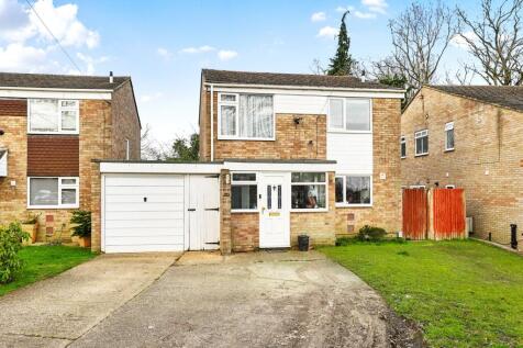 Warren Rise, Frimley, Camberley, Surrey, GU16