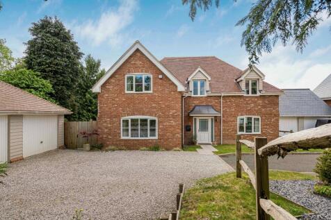 Perry Way, Lymington Bottom, Four Marks, Hampshire