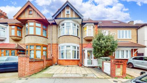 Seven Kings Road, Seven Kings, IG3