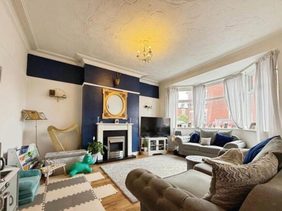 02db78a3--4933-8EF8-7017453EA7FF-12040-000023EC8EA