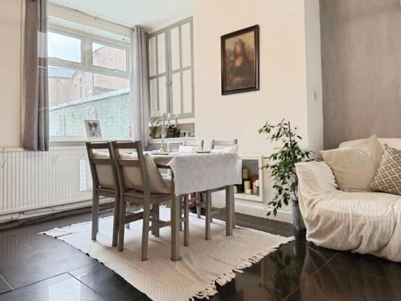 7c3bc3b5--4894-BB85-4BFCCEF25AAD-12040-000023EC8F5