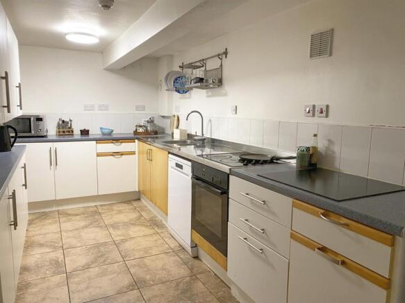 46AG kitchen large 1700px wide.jpg