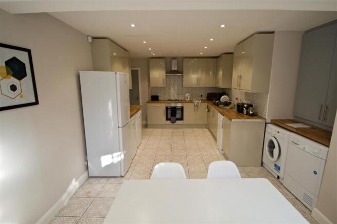 23b Cliff Gdns new_16.jpg
