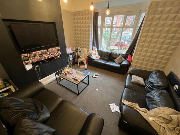 Lounge 1.jpeg