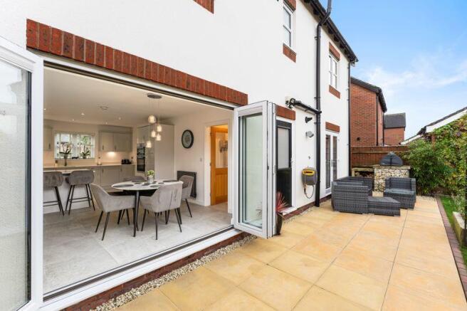 Bi-Folds