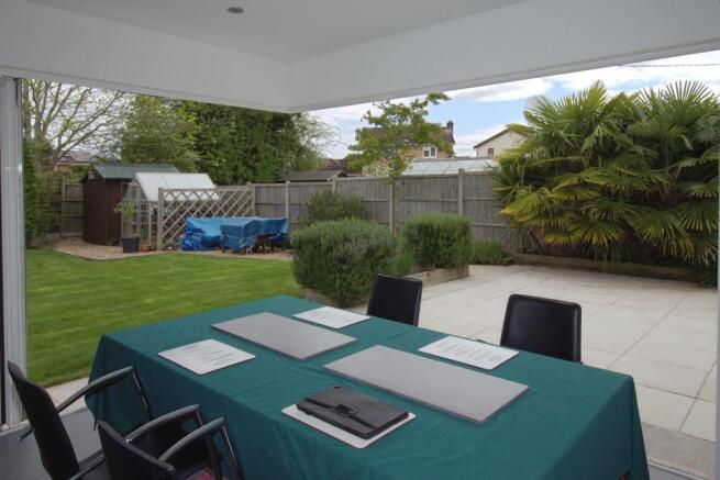 Bi-fold to garden