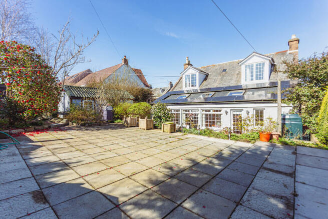 Rear Garden - Mid Terrace Patio