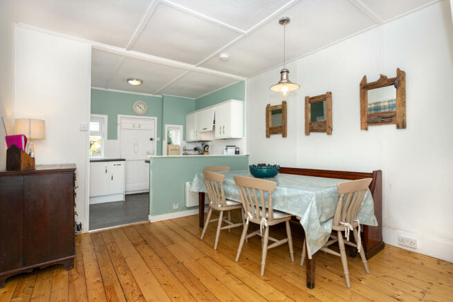 Kitchen/Dining Area