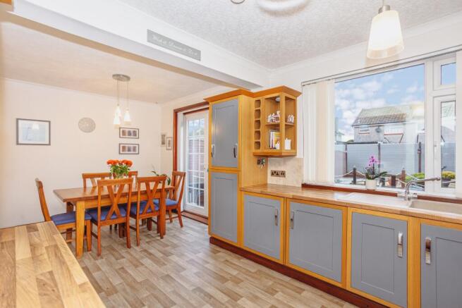 Kitchen Dining Area