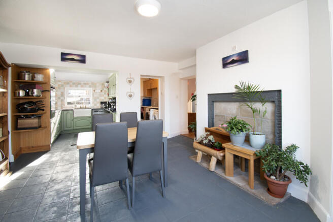 Family Dining to Kitchen