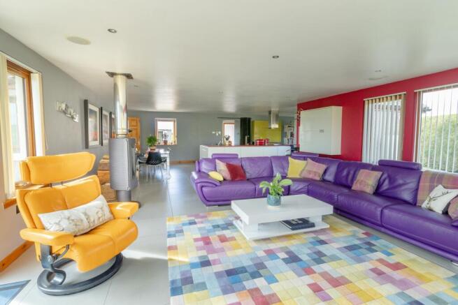 Family Lounge to Dining Kitchen
