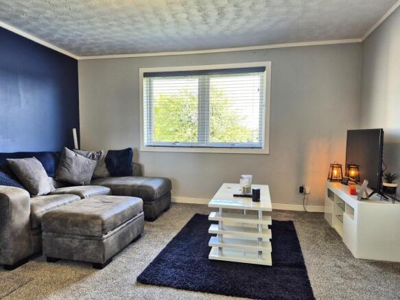 Living room 2.JPG