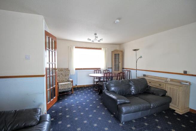 Lounge/ dining room