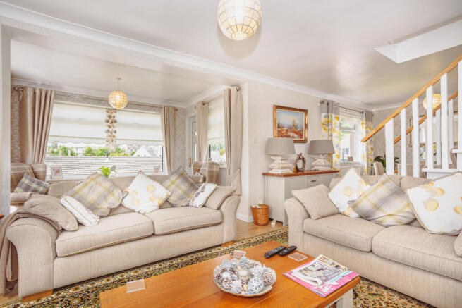 Open Plan Lounge/Dining/Sun Room