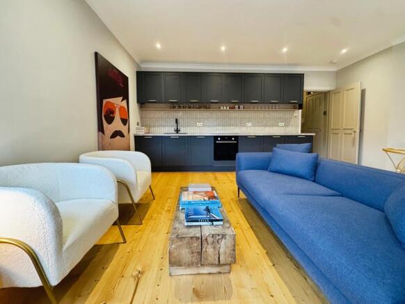 Lounge/Kitchen
